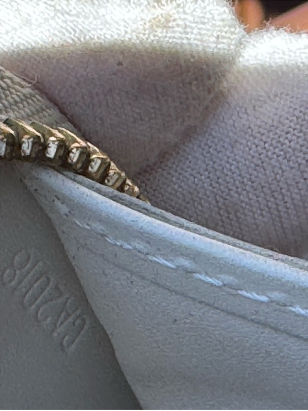 Louis Vuitton monogram, yellow, vintage zippy wallet - Picture 14 of 14